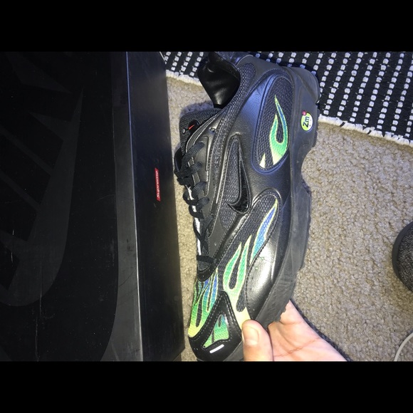 nike zoom streak spectrum plus supreme black